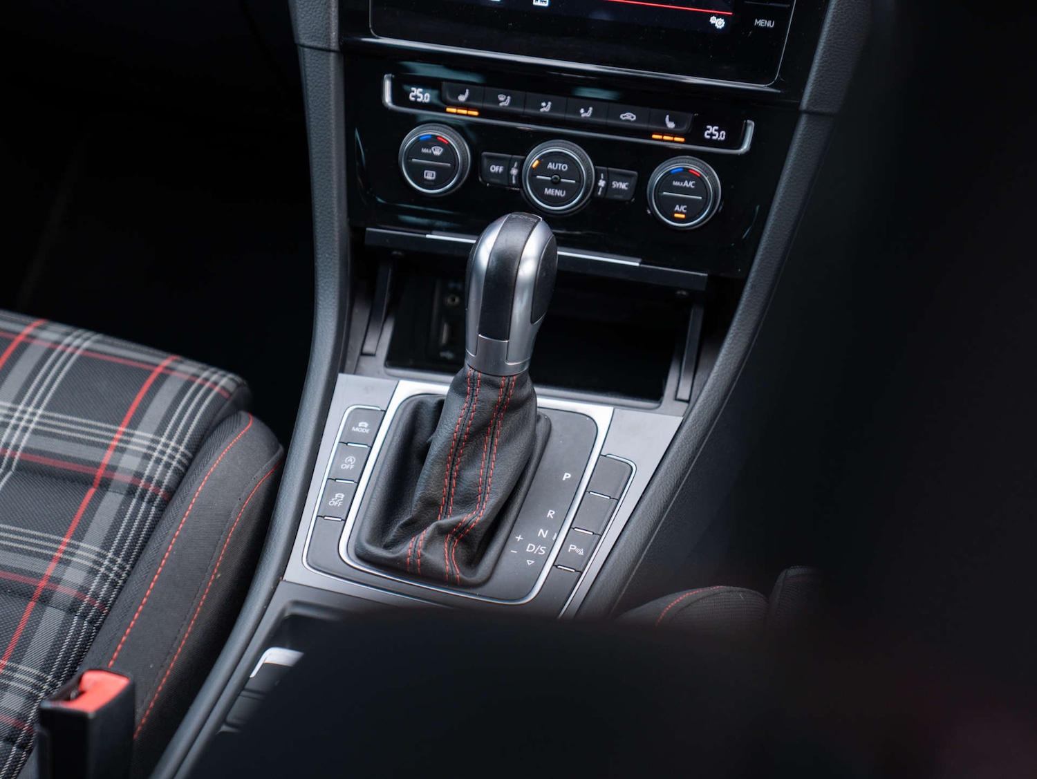 Used Volkswagen Golf 2018 for sale - 77209977: Photo 36