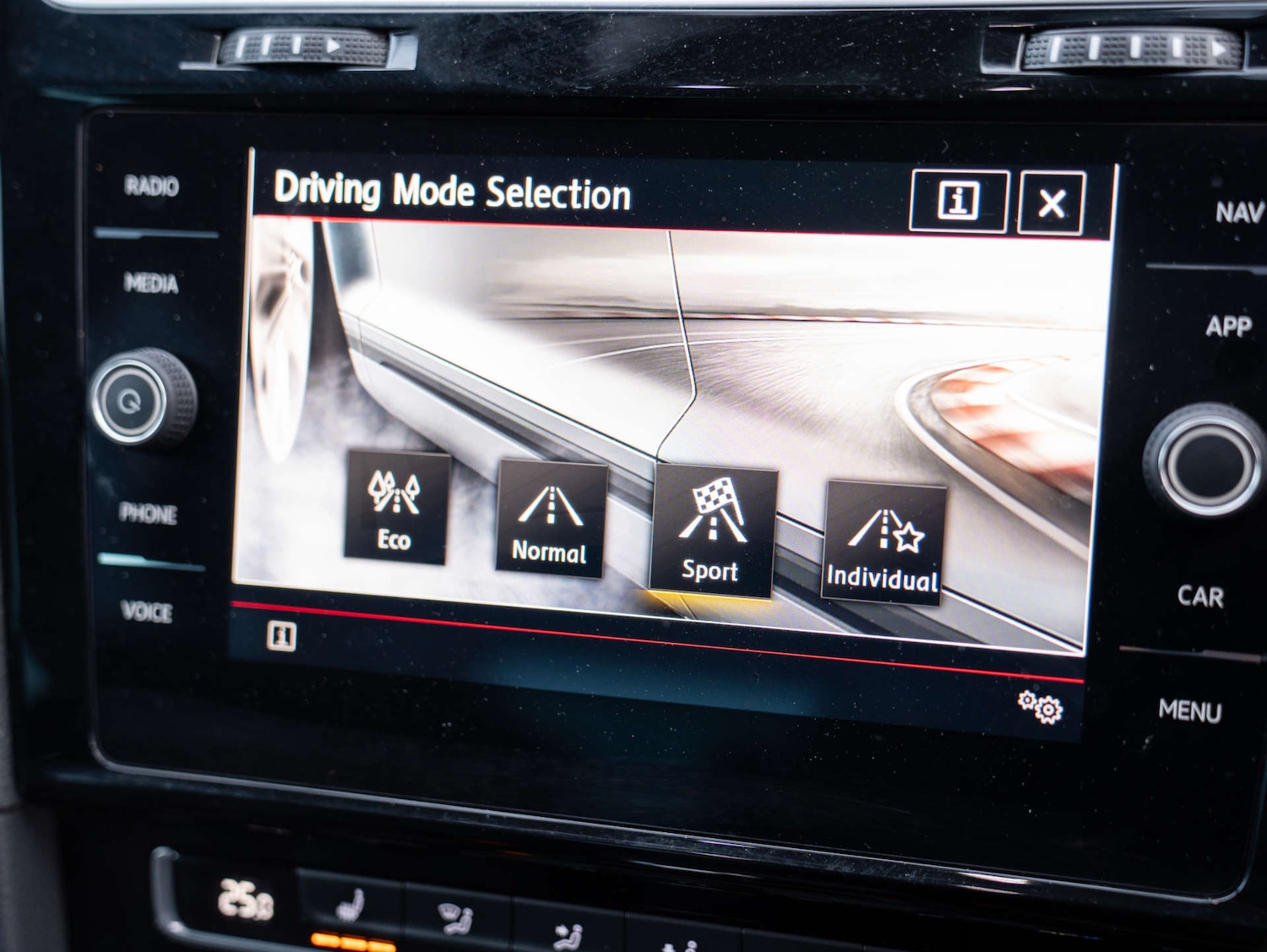 Used Volkswagen Golf 2018 for sale - 77209977: Photo 38