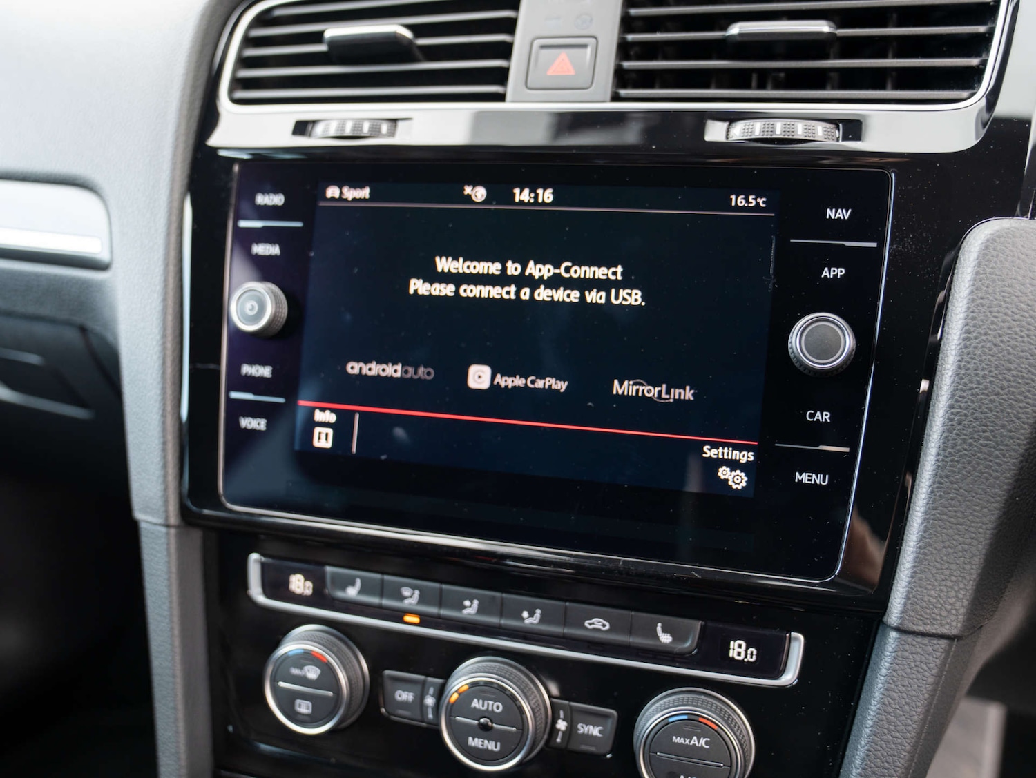 Used Volkswagen Golf 2019 for sale - 76588698: Photo 30