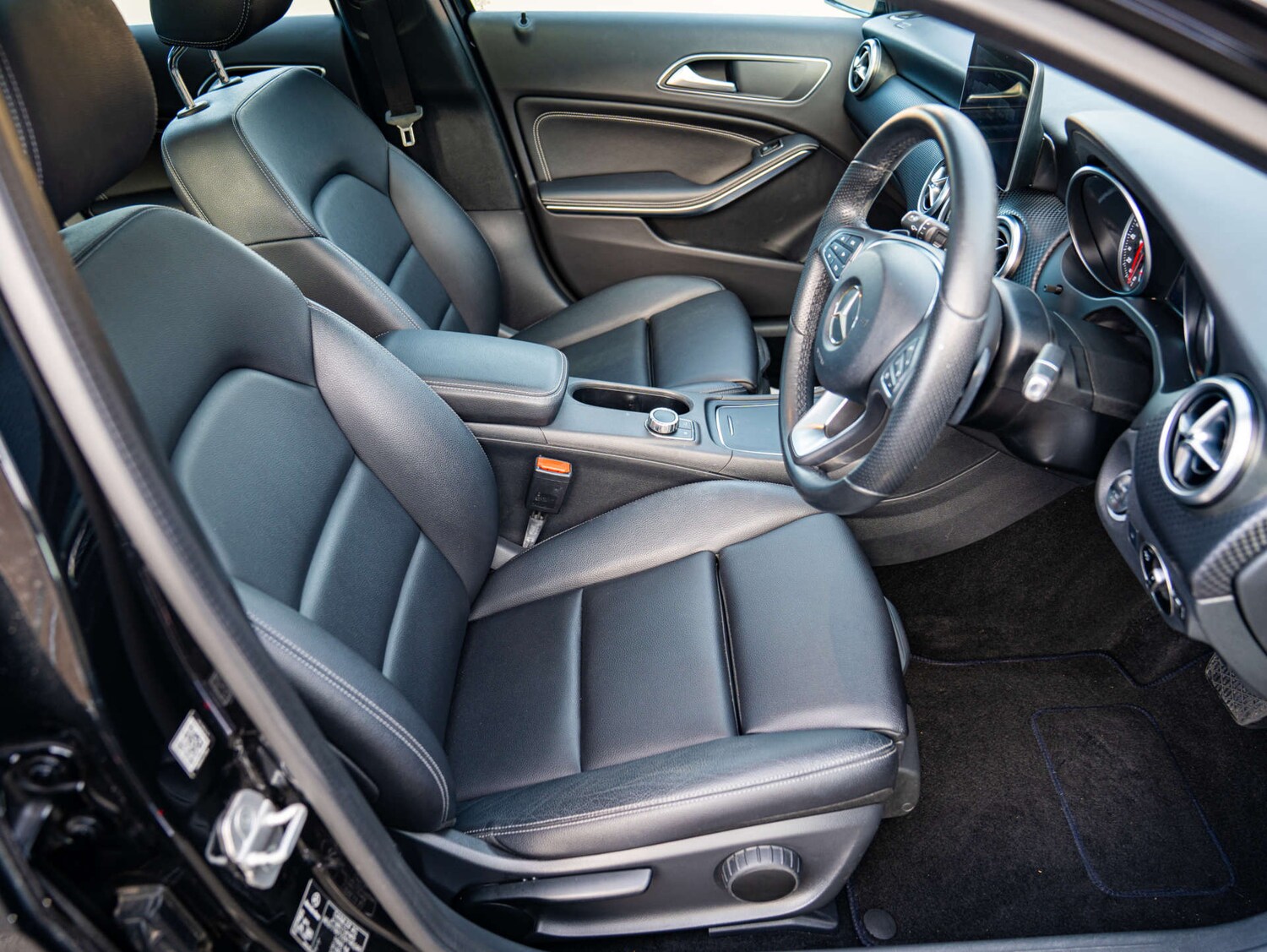 Used Mercedes-Benz A-Class 2017 for sale - 76588726: Photo 42