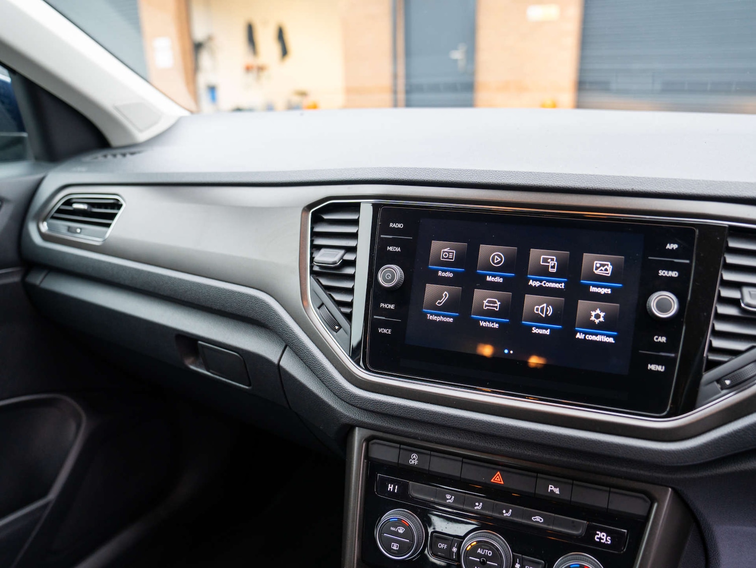 Used Volkswagen T-Roc 2020 for sale - 77070808: Photo 5