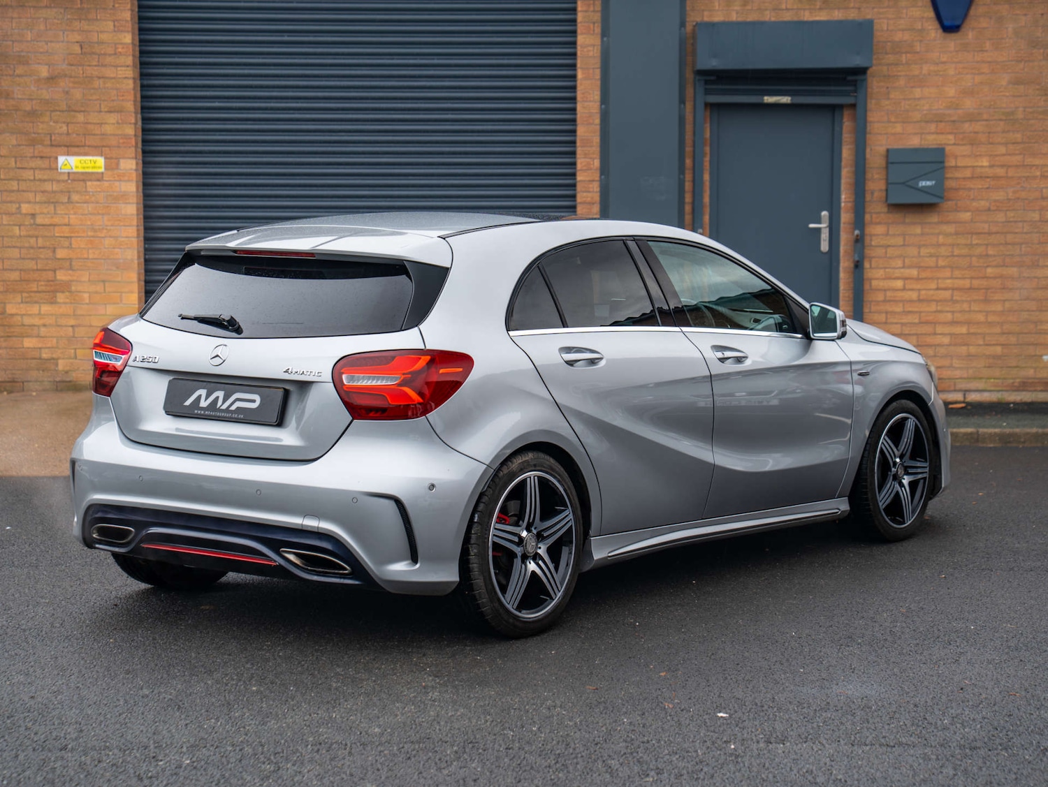 Used Mercedes-Benz A-Class 2016 for sale - 76829817: Photo 2