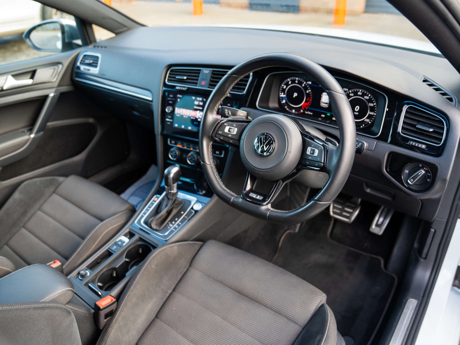 Used Volkswagen Golf 2019 for sale - 76629675: Photo 3