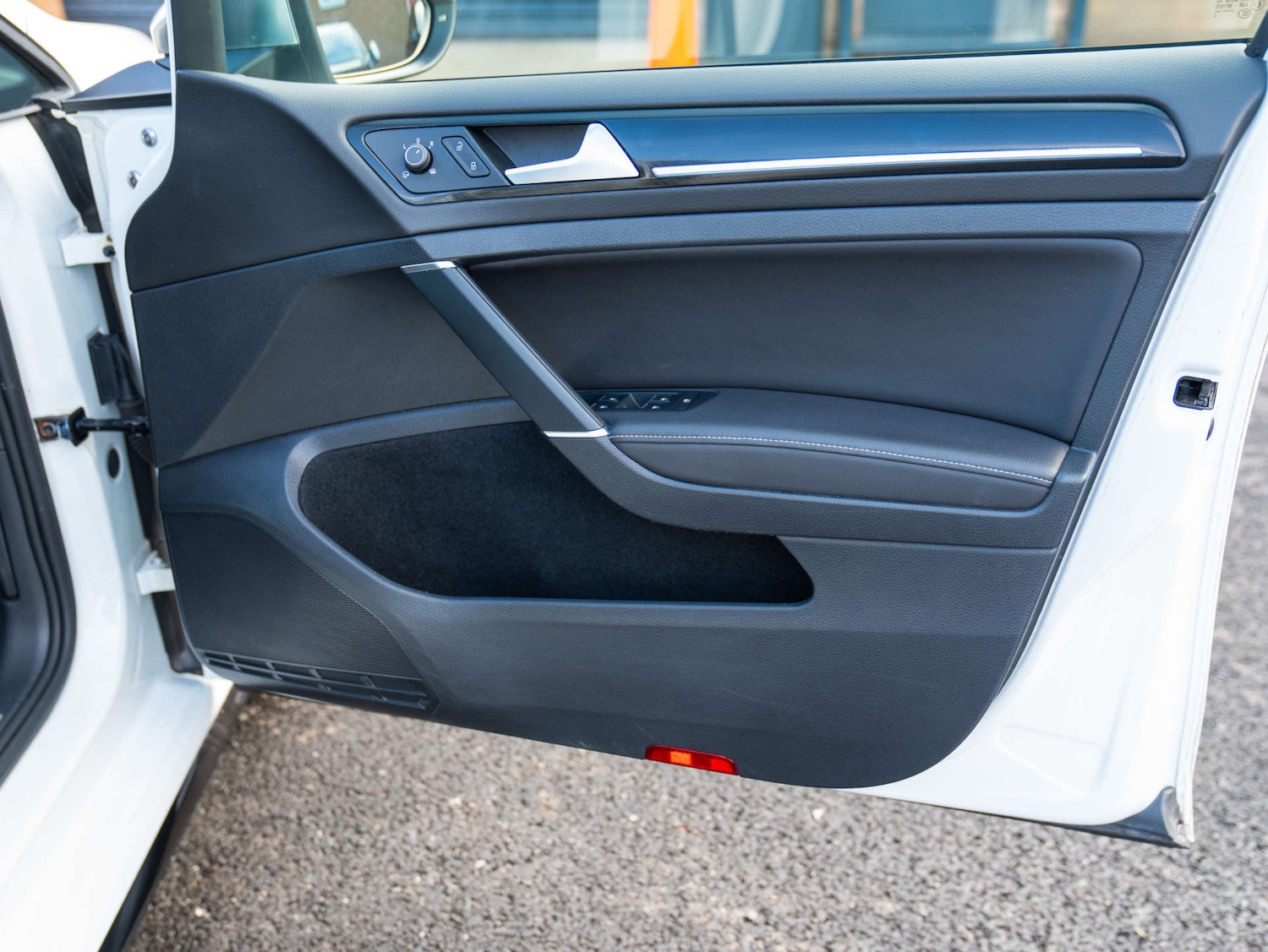 Used Volkswagen Golf 2019 for sale - 76629675: Photo 45