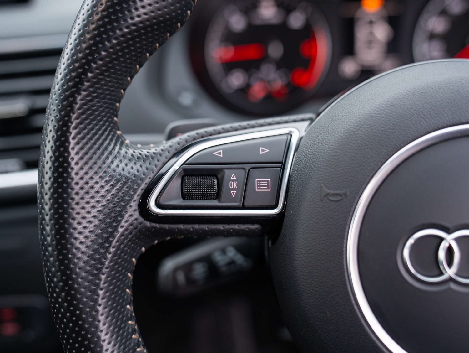 Used Audi Q3 2017 for sale - 77337013: Photo 64