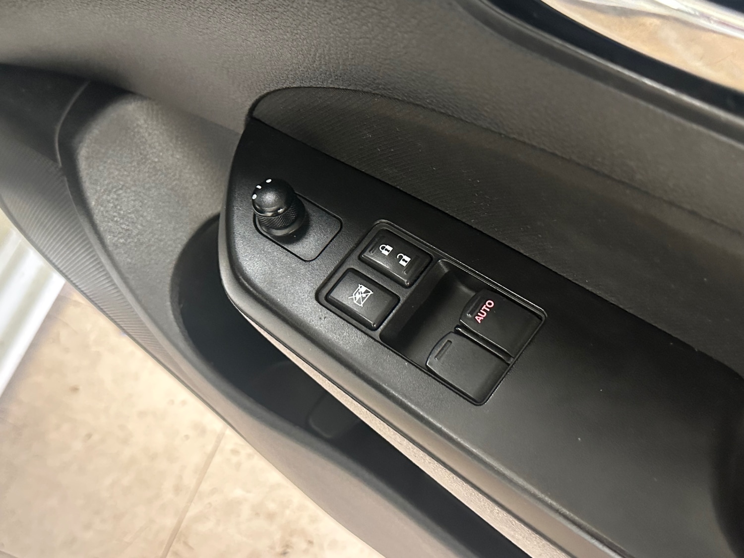 Used Suzuki Swift 2014 for sale - 77904250: Photo 14