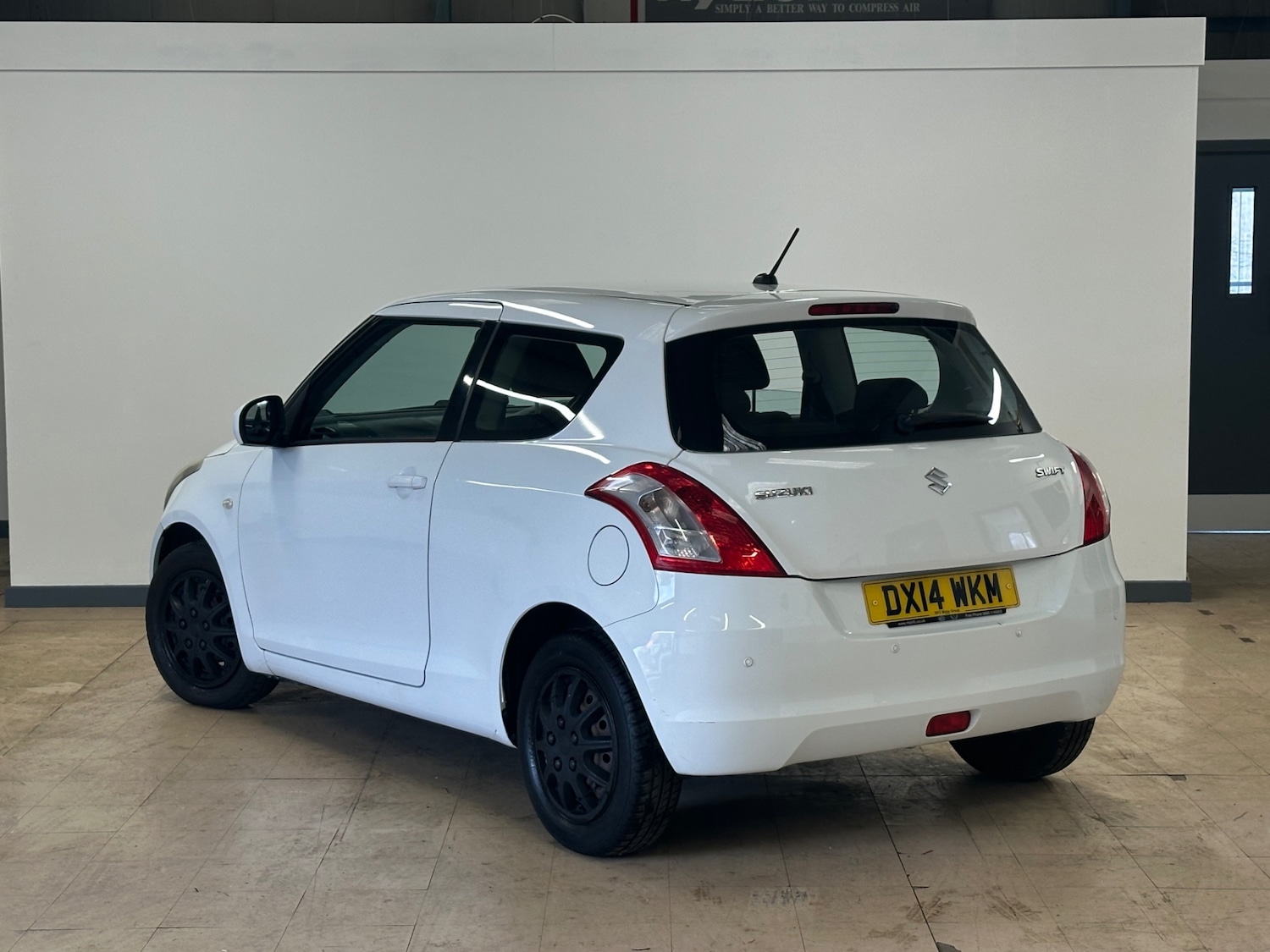 Used Suzuki Swift 2014 for sale - 77904250: Photo 5