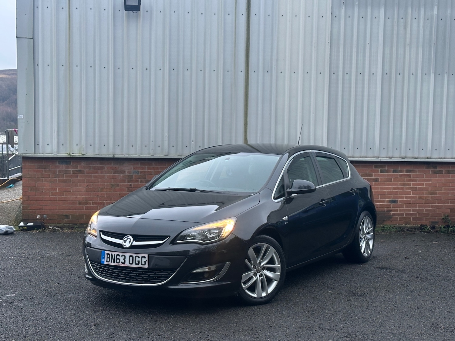 Used Vauxhall Astra 2013 for sale - 77903545: Photo 2