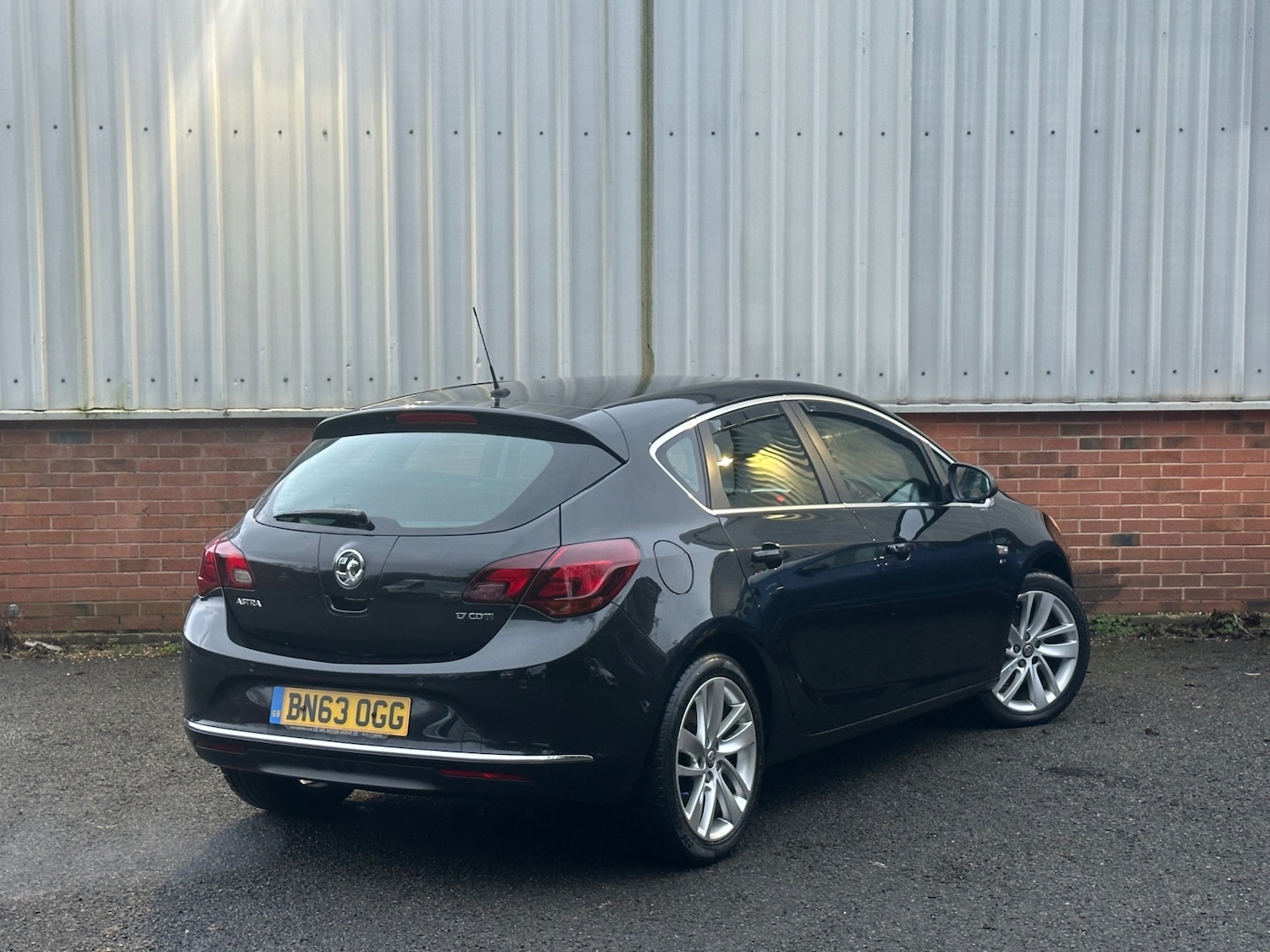 Used Vauxhall Astra 2013 for sale - 77903545: Photo 3