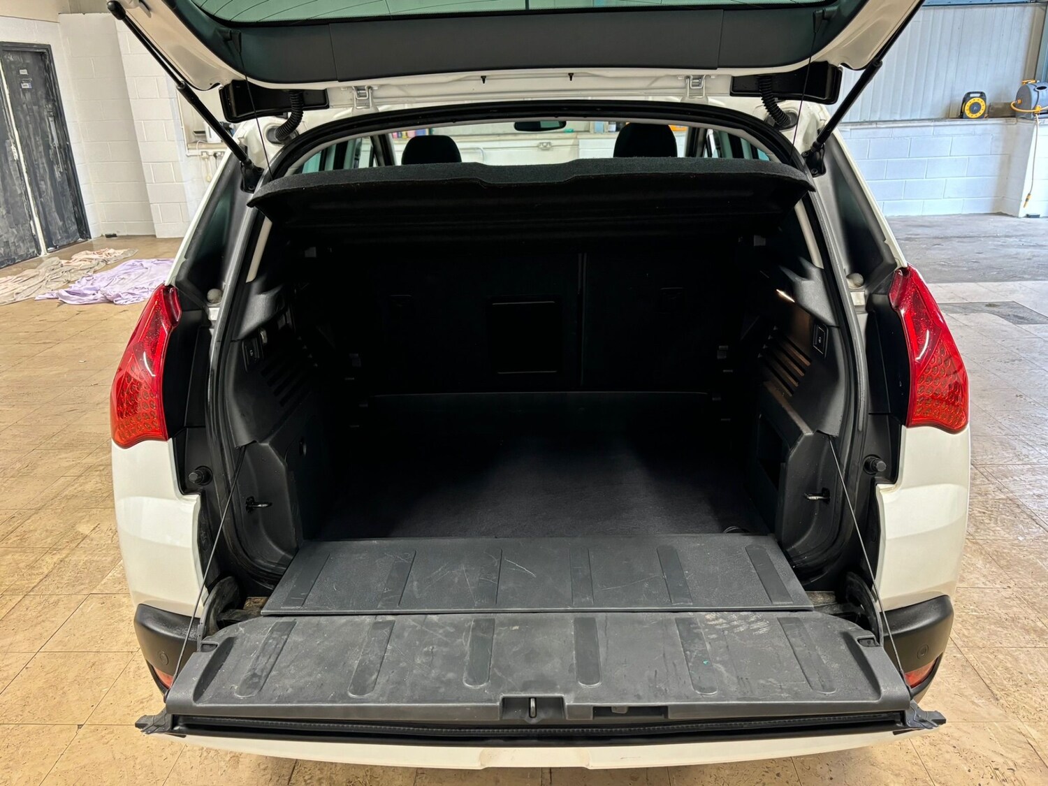 Used Peugeot 3008 2013 for sale - 77906383: Photo 23