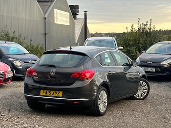 Used Vauxhall Astra 2015 for sale - 76041667: Photo