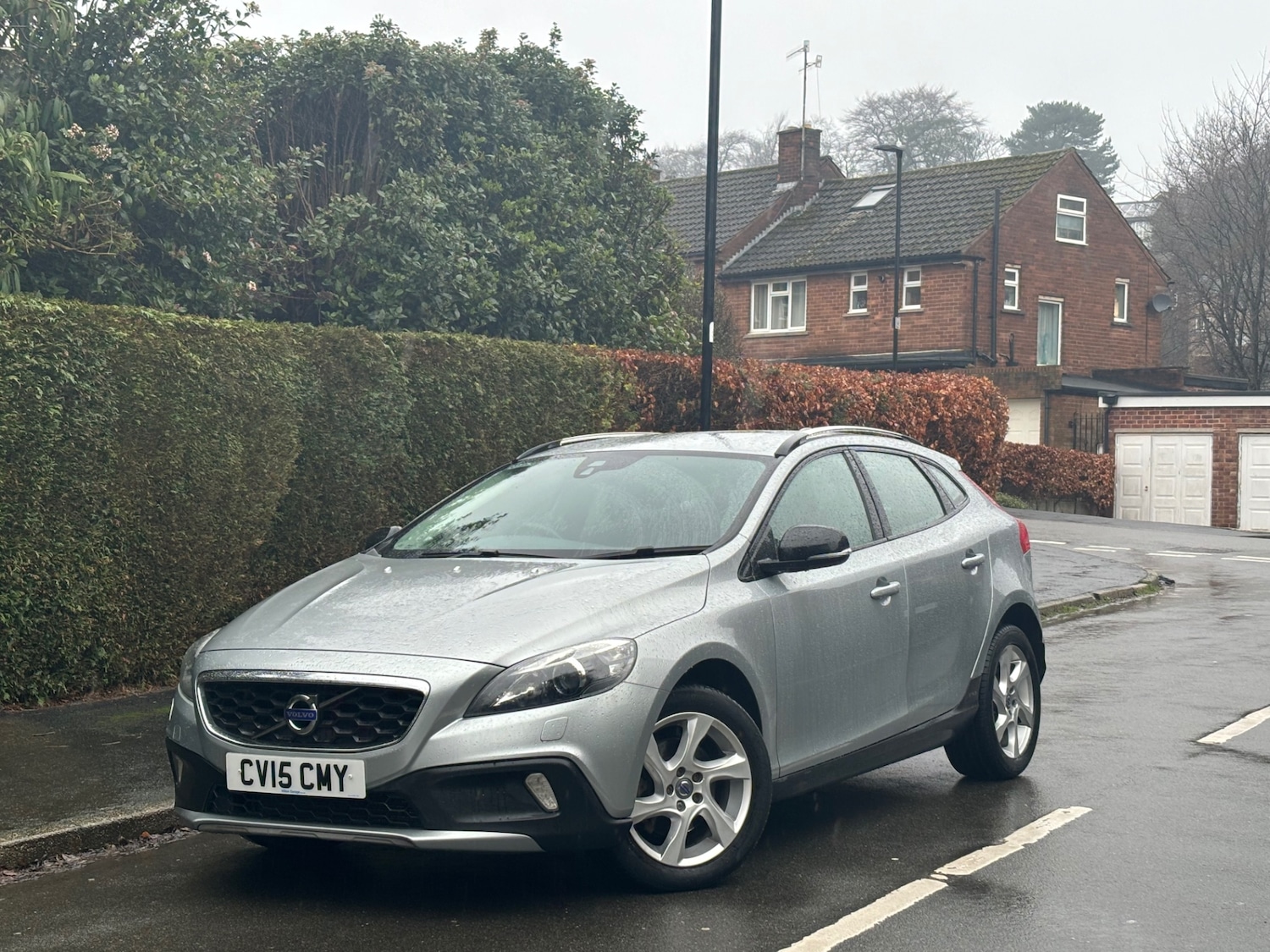 Used Volvo V40 2015 for sale - 77969071: Photo 2