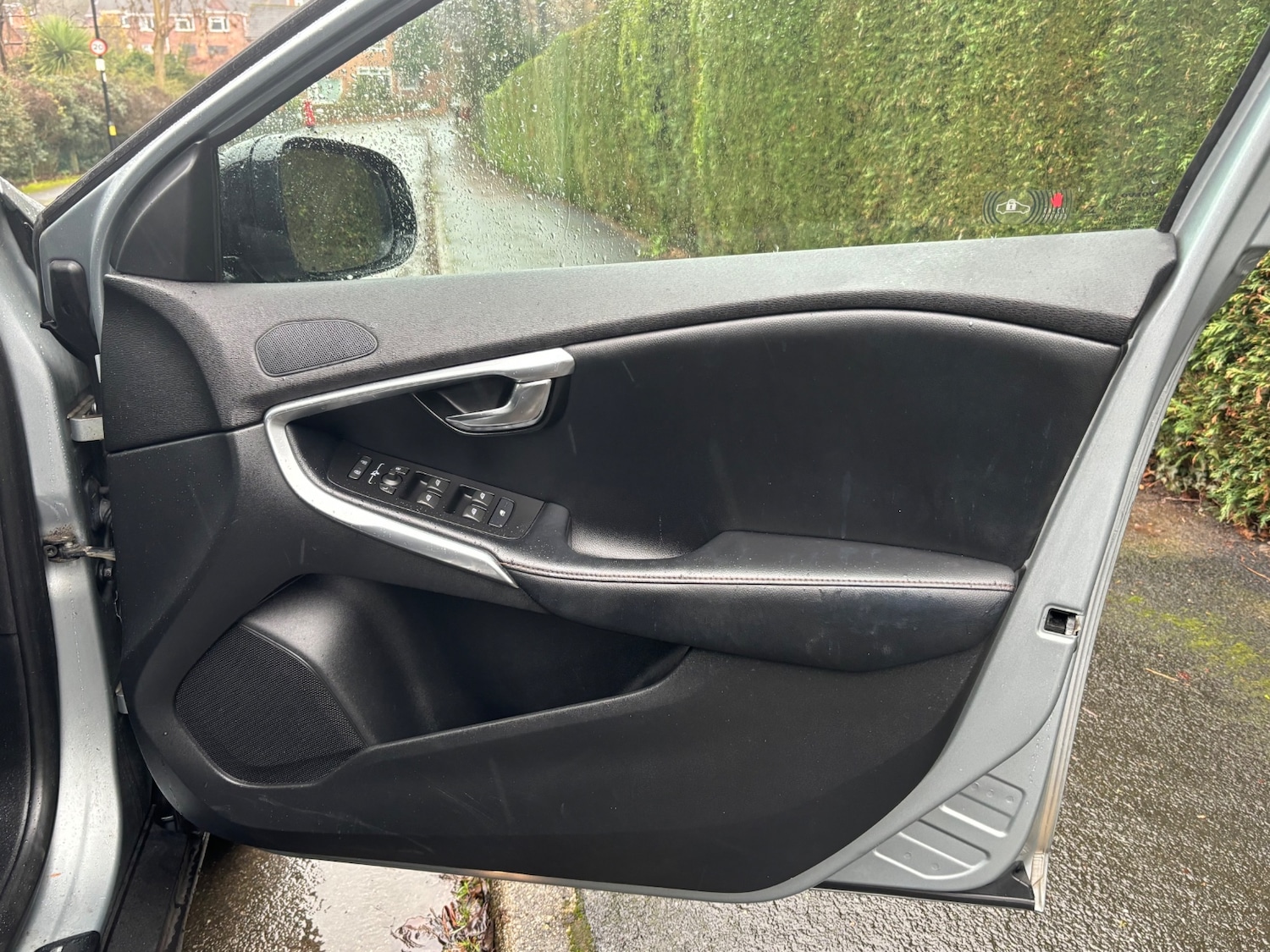 Used Volvo V40 2015 for sale - 77969071: Photo 21