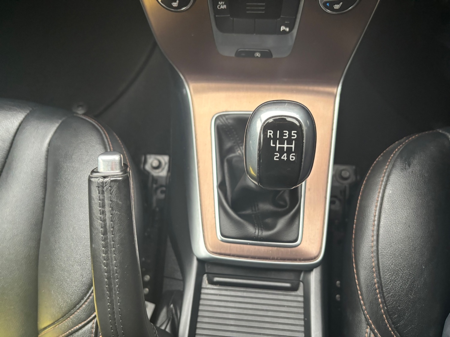 Used Volvo V40 2015 for sale - 77969071: Photo 48