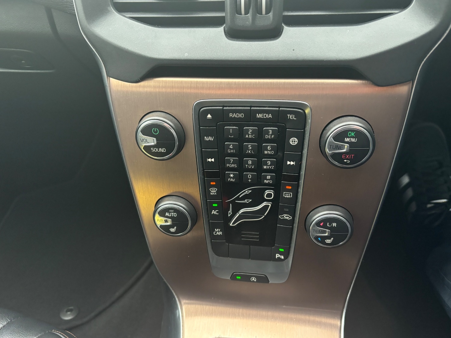 Used Volvo V40 2015 for sale - 77969071: Photo 54