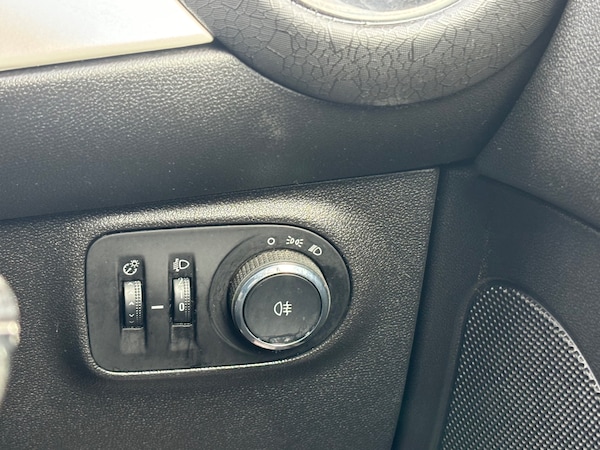 Used Vauxhall ADAM 2014 for sale - 75681651: Photo 29