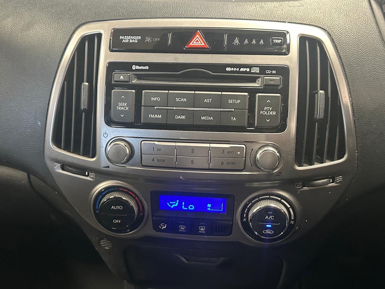 Used Hyundai i20 2012 for sale - 77981181: Photo 21