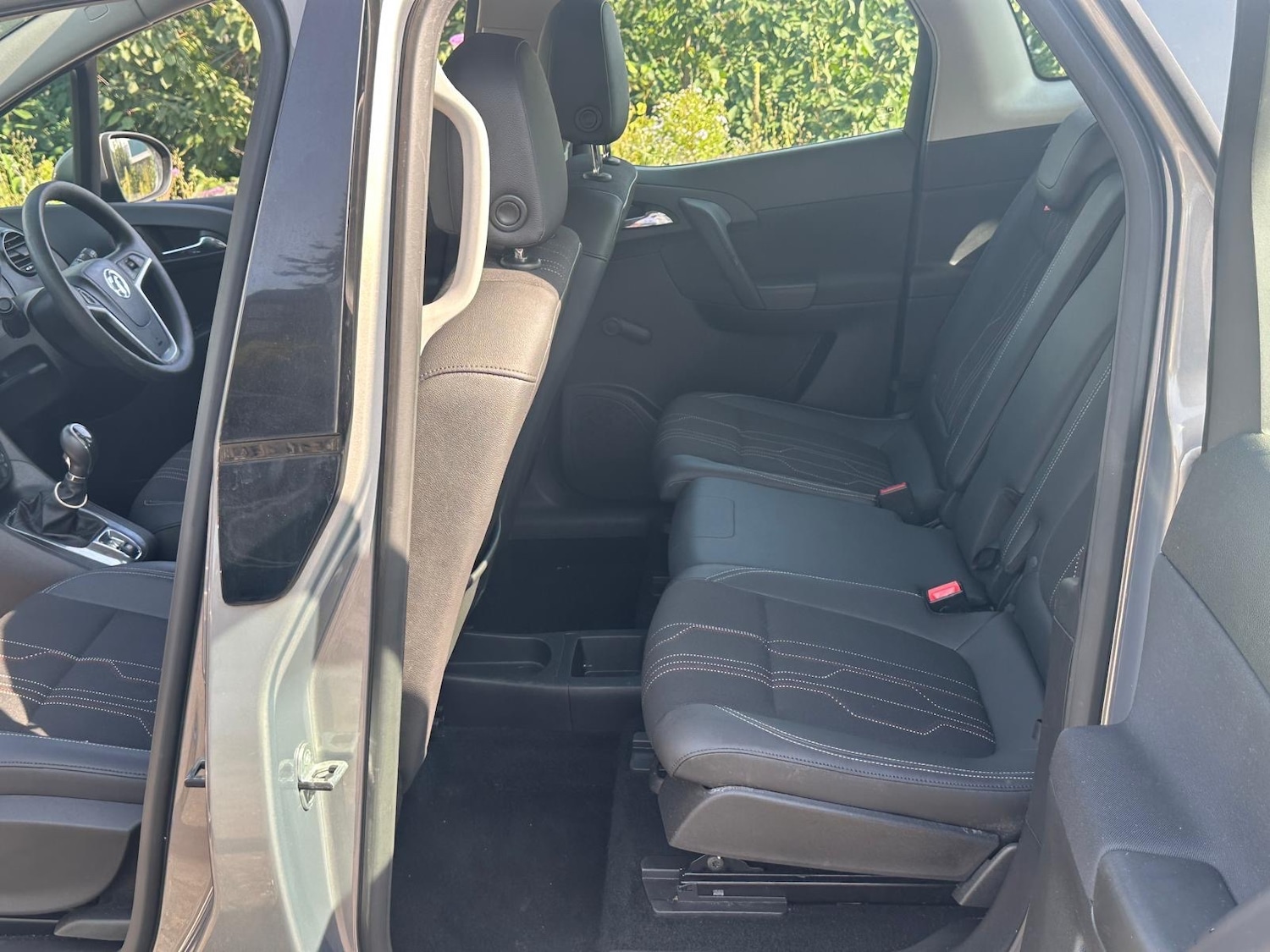 Vehicle 28