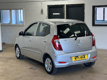 Used Hyundai i10 2011 for sale - 79399066: Photo