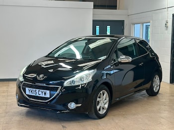 Used Peugeot 208 2015 for sale - 79255219: Photo