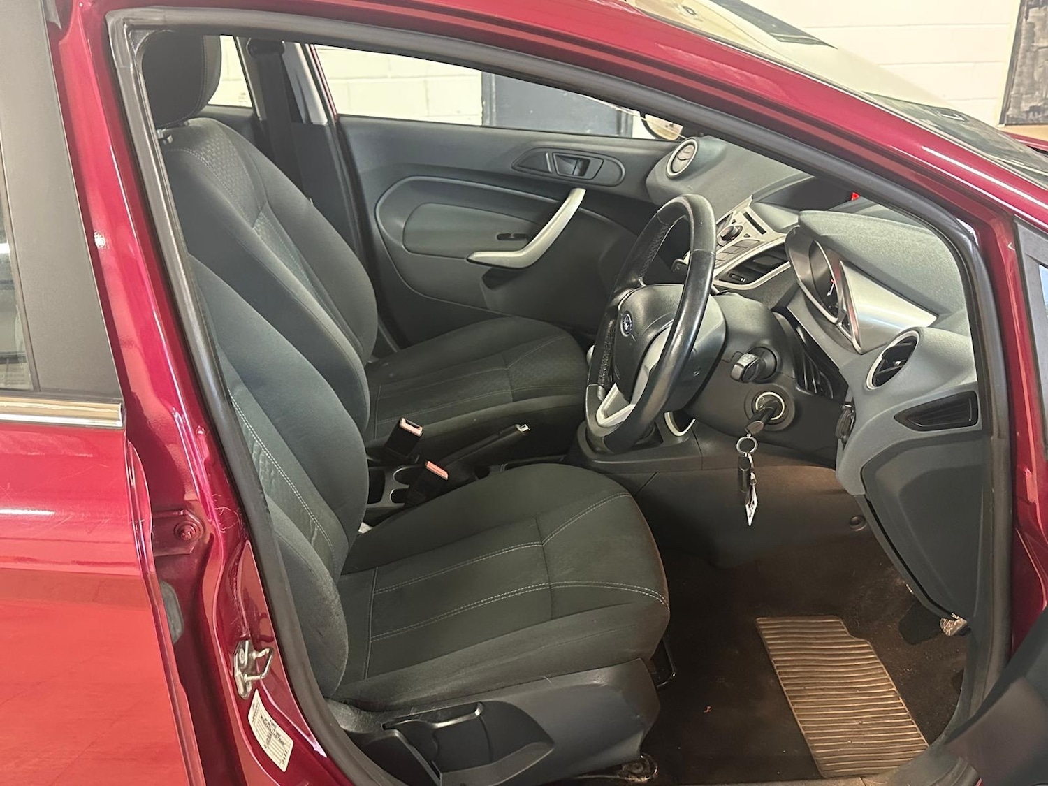 Used Ford Fiesta 2011 for sale - 78135247: Photo 32