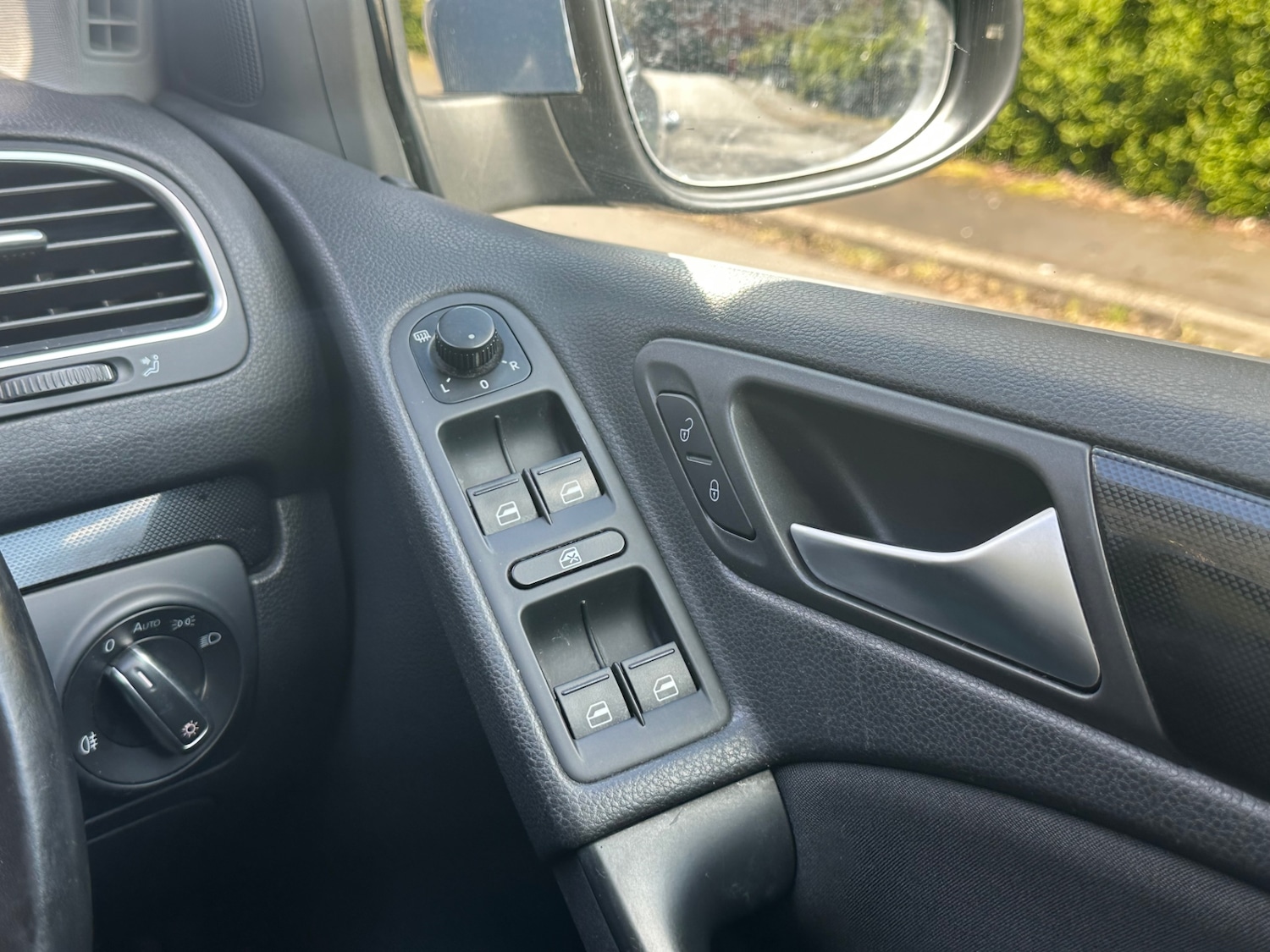 Used Volkswagen Golf 2011 for sale - 78108307: Photo 27