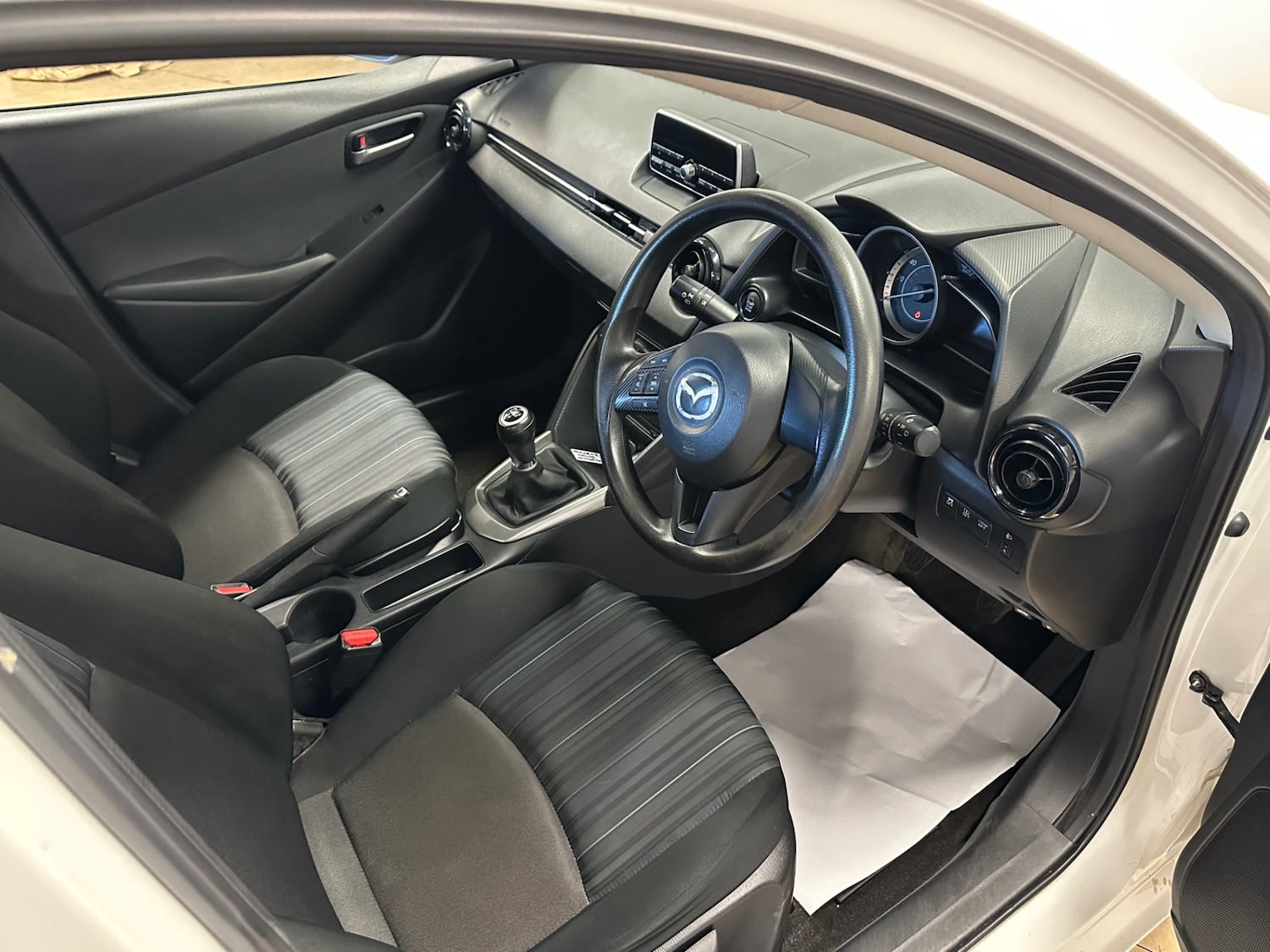 Used Mazda Mazda2 2016 for sale - 77906168: Photo 11