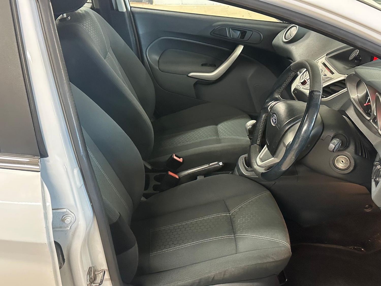 Used Ford Fiesta 2010 for sale - 78219803: Photo 19