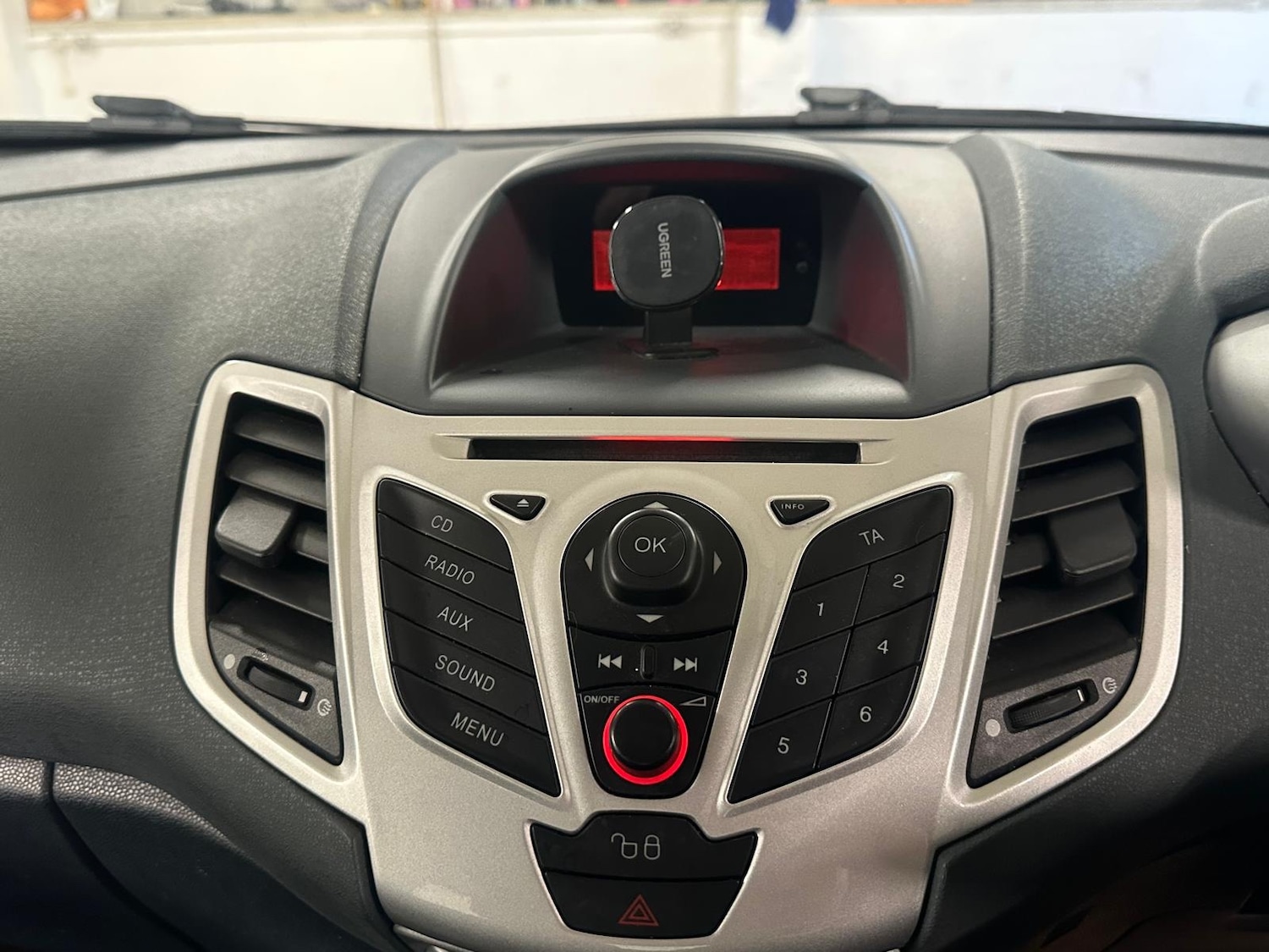 Used Ford Fiesta 2010 for sale - 78219803: Photo 22