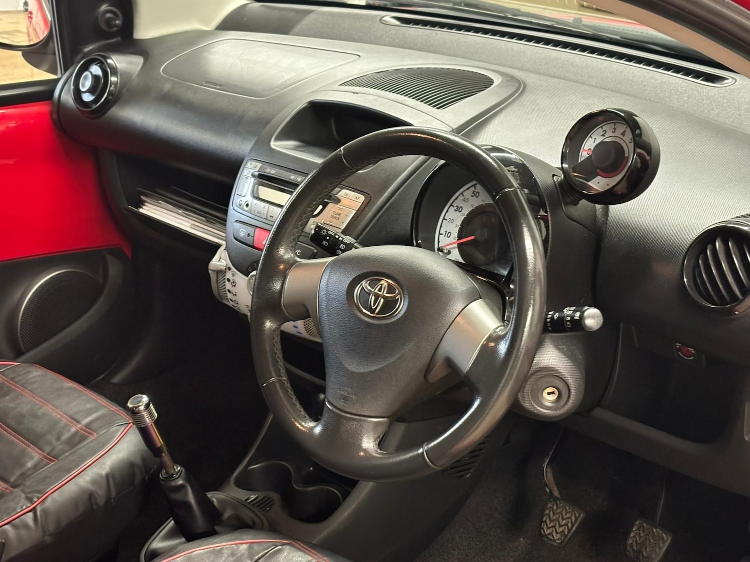 Used Toyota AYGO 2013 for sale - 77906752: Photo 14