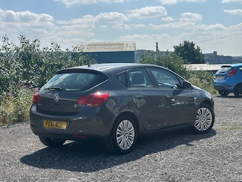 Used Vauxhall Astra 2011 for sale - 75608769: Photo