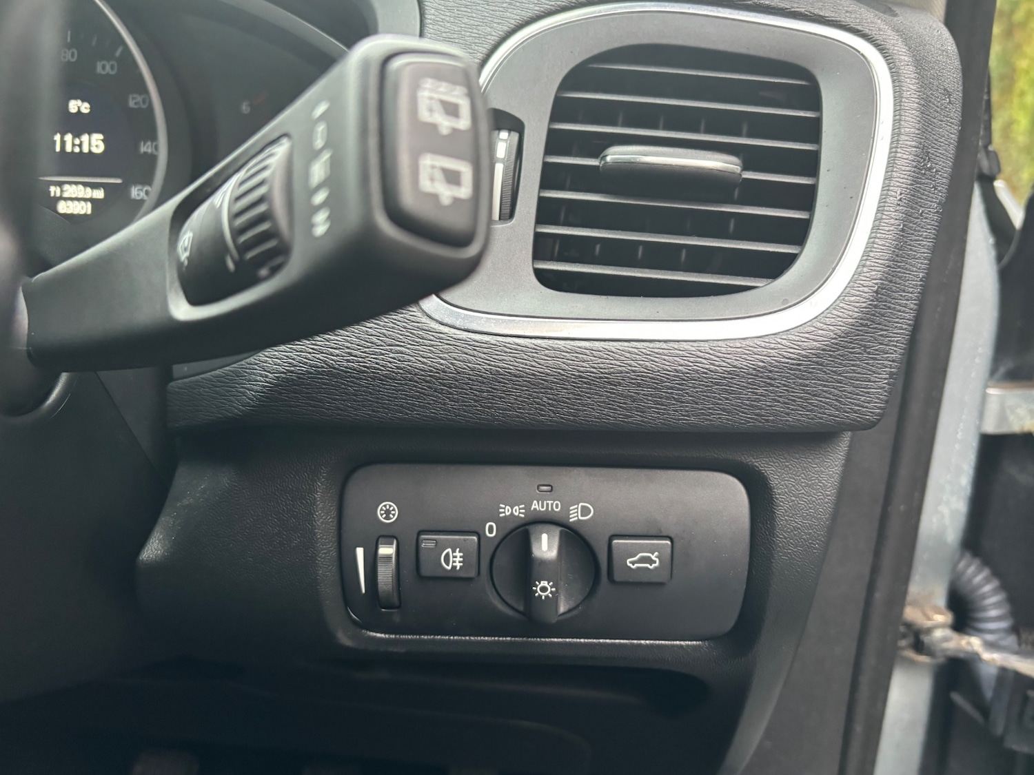 Used Volvo V40 2015 for sale - 78147686: Photo 14