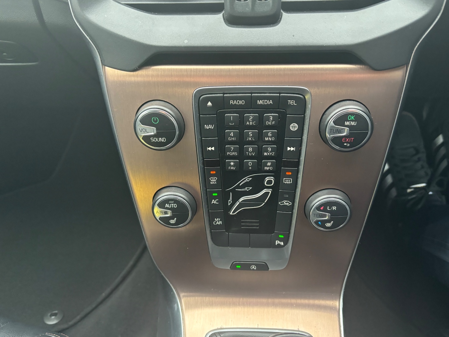 Used Volvo V40 2015 for sale - 78147686: Photo 32