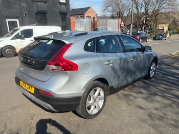 Used Volvo V40 2015 for sale - 78147686: Photo