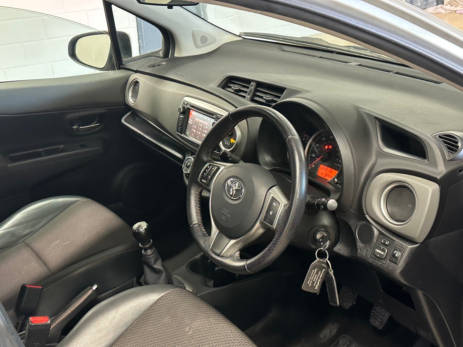 Used Toyota Yaris 2013 for sale - 77903405: Photo 20