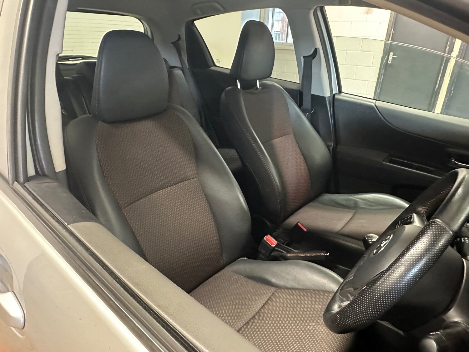 Used Toyota Yaris 2013 for sale - 77903405: Photo 21