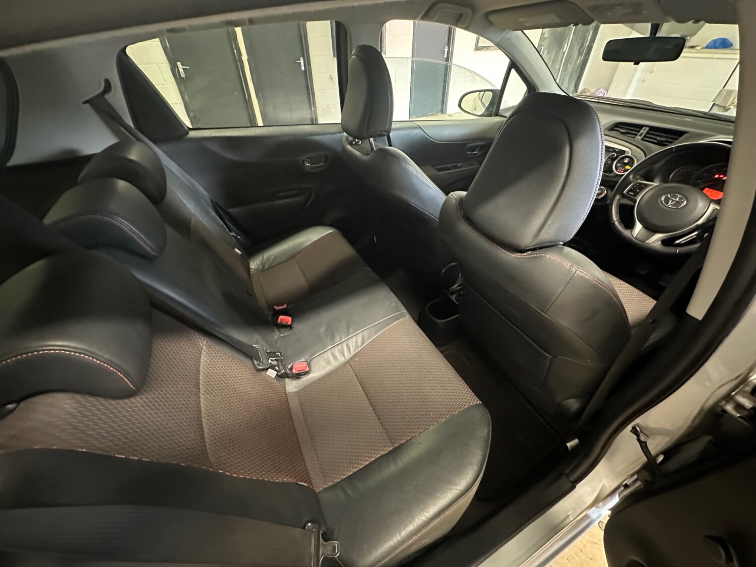 Used Toyota Yaris 2013 for sale - 77903405: Photo 22