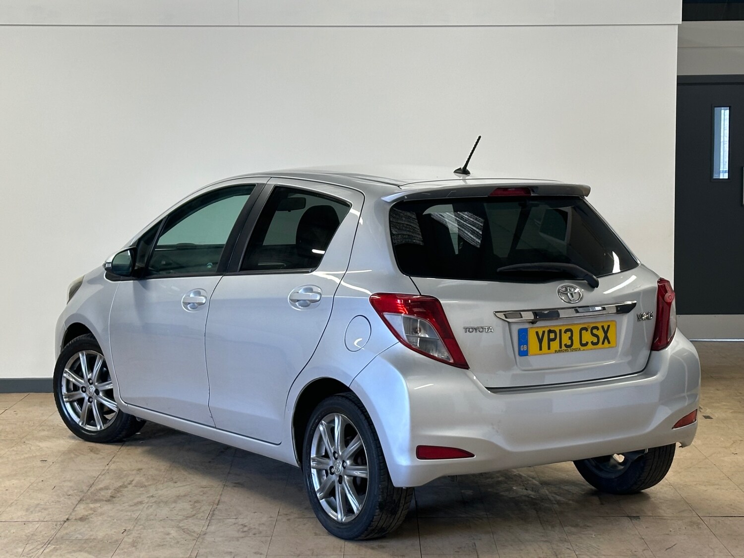 Used Toyota Yaris 2013 for sale - 77903405: Photo 5