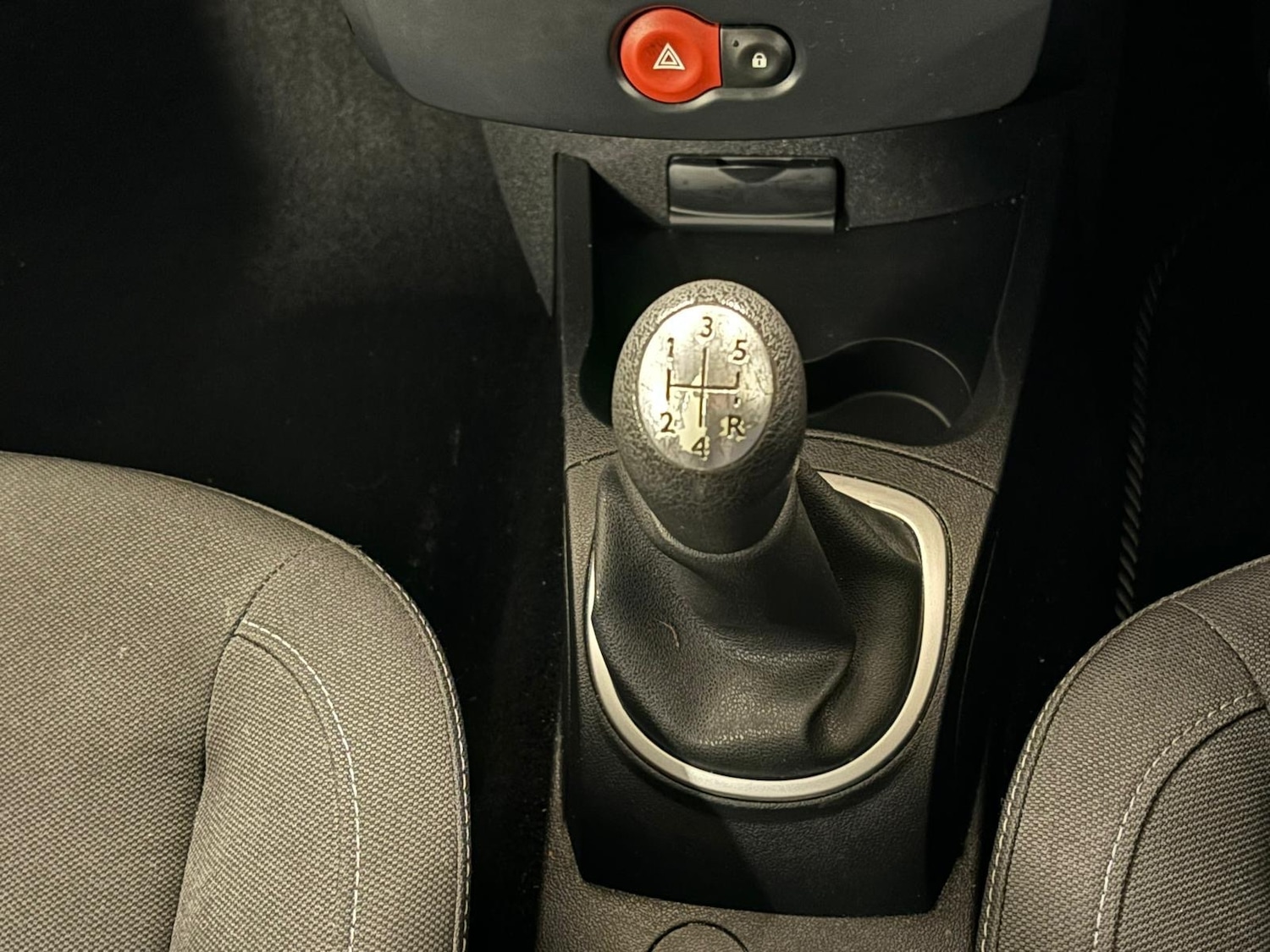 Used Renault Clio 2010 for sale - 77906308: Photo 23