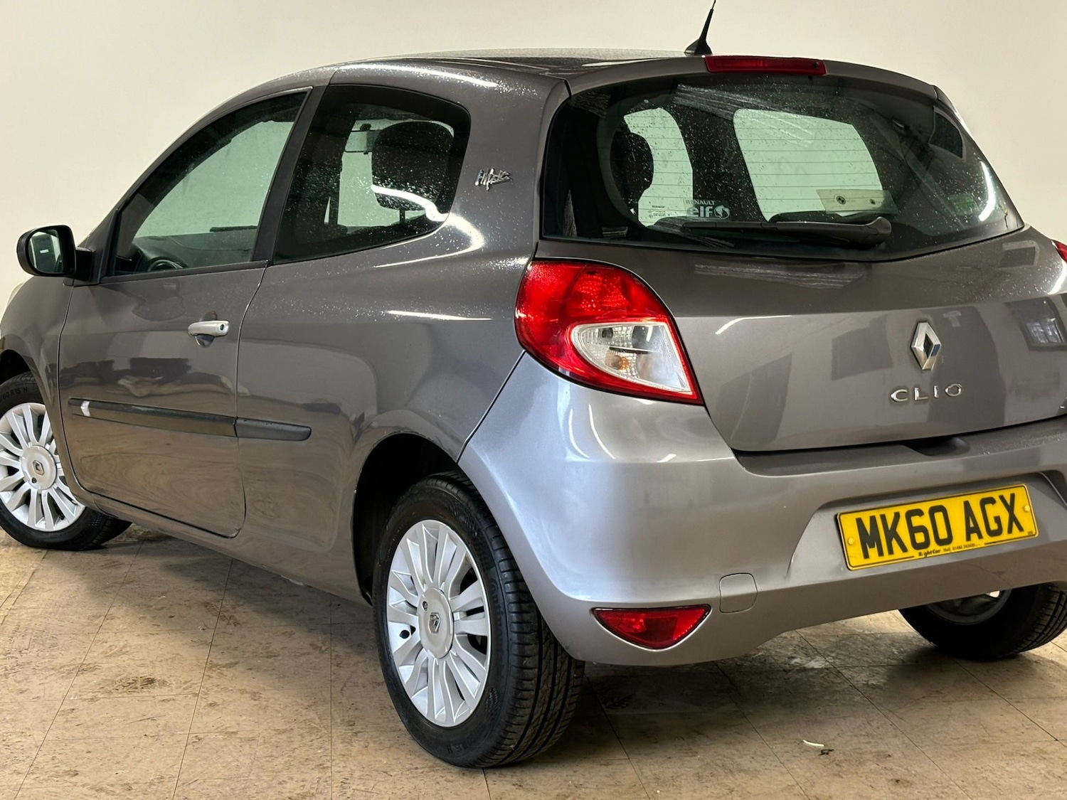 Used Renault Clio 2010 for sale - 77906308: Photo 8
