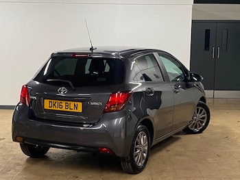 Used Toyota Yaris 2016 for sale - 79315360: Photo