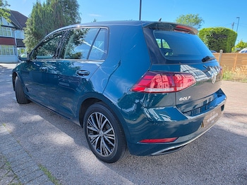 Used Volkswagen Golf 2017 for sale - 78891083: Photo