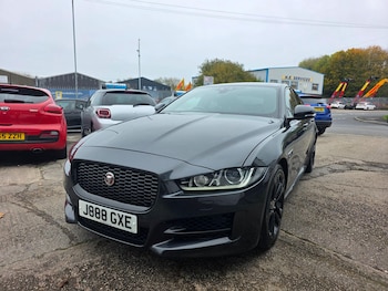 Used Jaguar XE 2016 for sale - 76391273: Photo