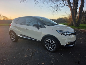Used Renault Captur 2016 for sale - 76461315: Photo