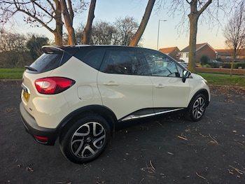 Used Renault Captur 2016 for sale - 76461315: Photo