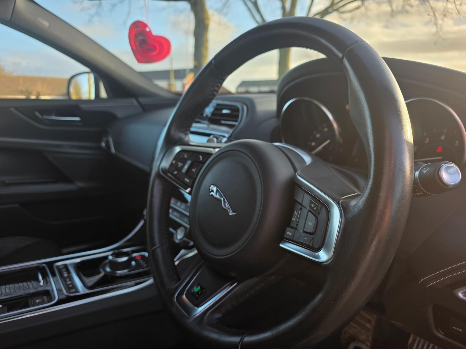 Used Jaguar XE 2019 for sale - 76895955: Photo 26