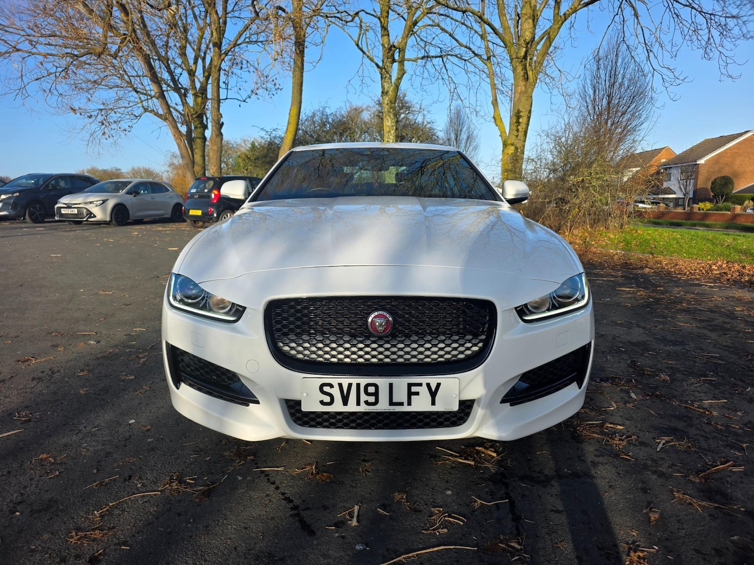 Used Jaguar XE 2019 for sale - 76895955: Photo 3
