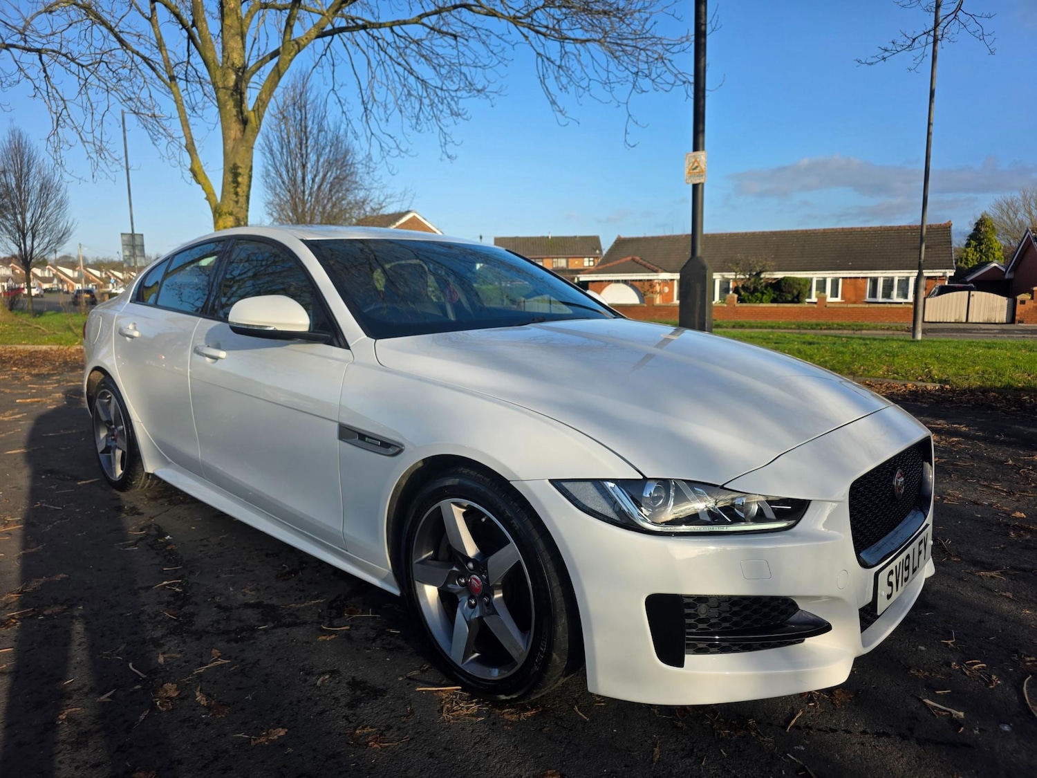 Used Jaguar XE 2019 for sale - 76895955: Photo 5
