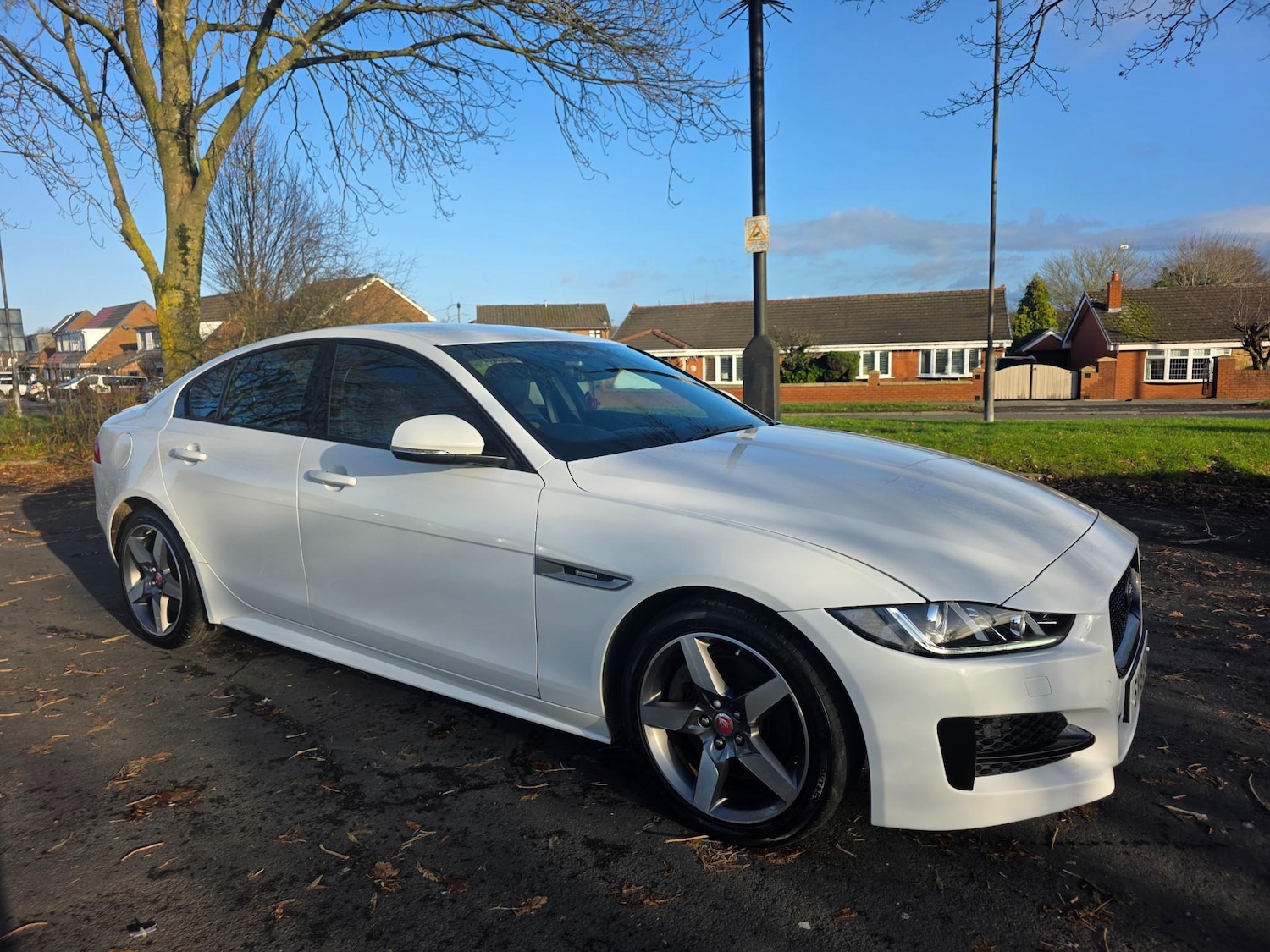 Used Jaguar XE 2019 for sale - 76895955: Photo 6