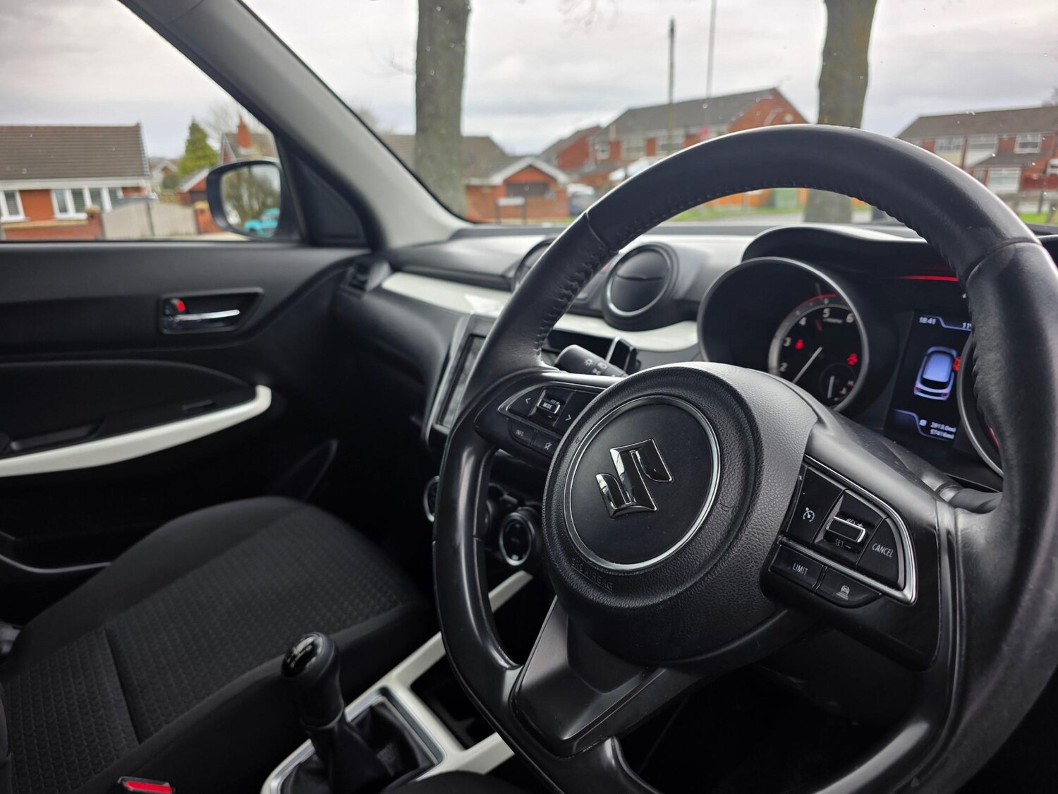 Used Suzuki Swift 2017 for sale - 77152409: Photo 15